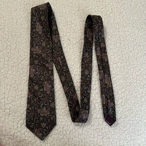 Bentley men’s green/purple/blue paisley w/swirls silk tie / box 10-67